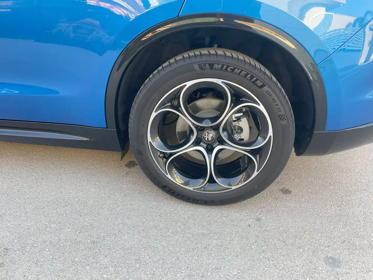 Alfa Romeo Stelvio 2023