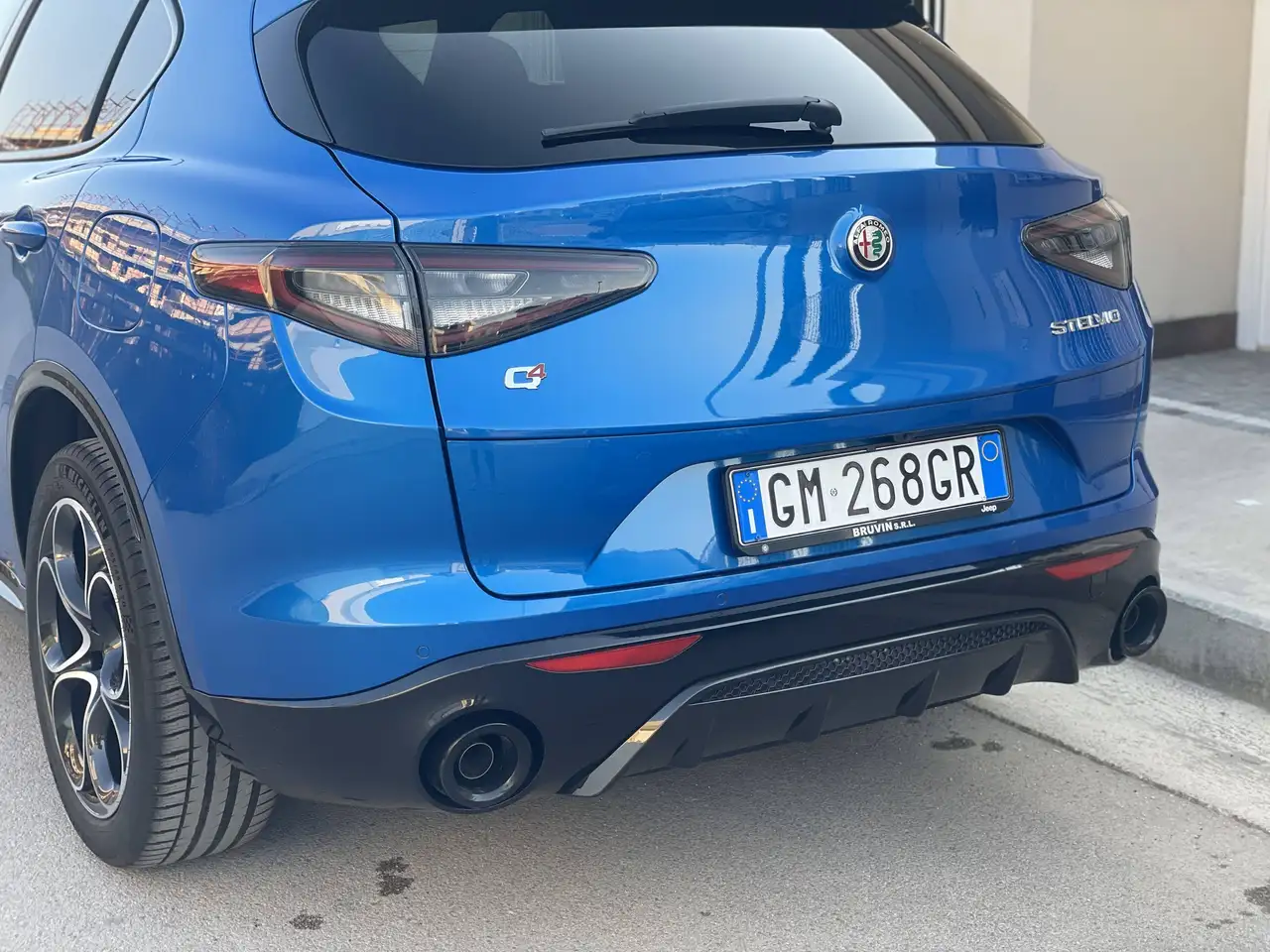 Alfa Romeo Stelvio 2023