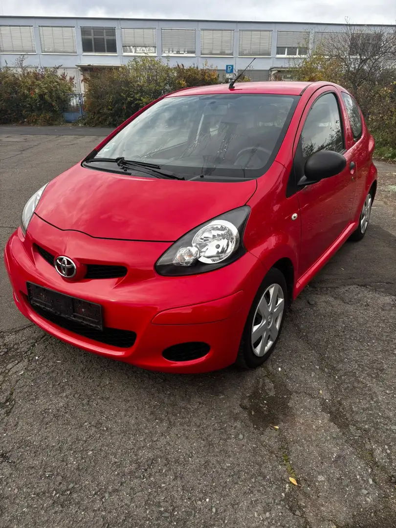 Toyota Aygo Mit TÜV / 8-fachbreift/ Vollfahrbereit Rot - 2