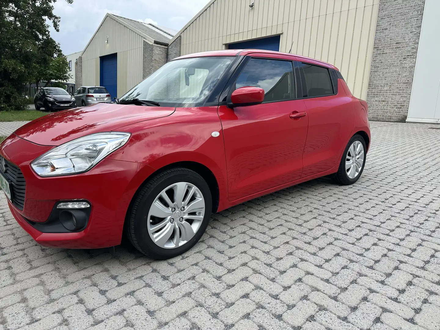Suzuki Swift 1.2i GLX CVT - 2