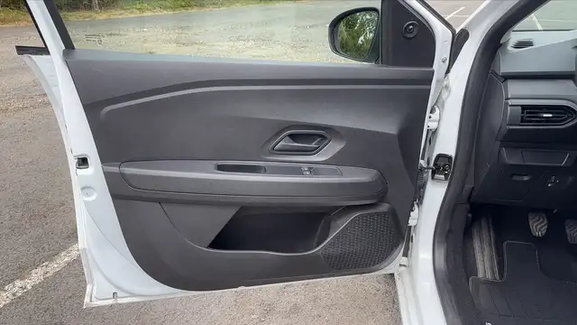 Dacia Sandero view 7