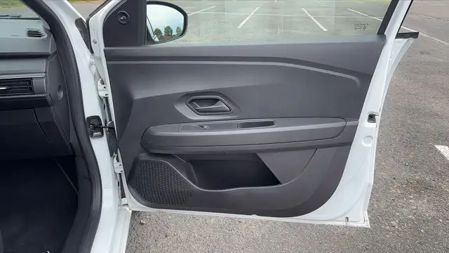 Dacia Sandero view 23
