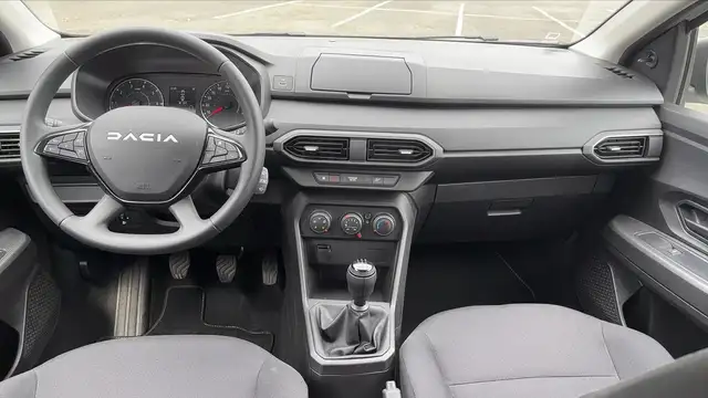 Dacia Sandero view 11