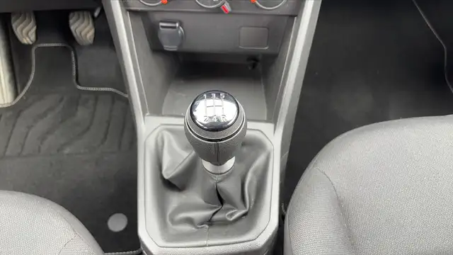 Dacia Sandero view 26