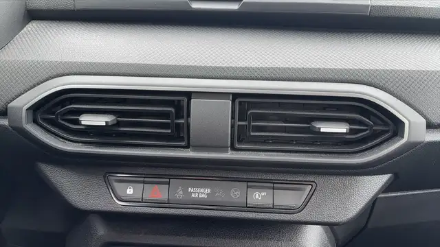 Dacia Sandero view 22