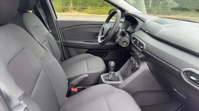 Dacia Sandero view 25