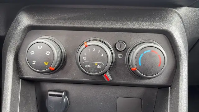 Dacia Sandero view 13