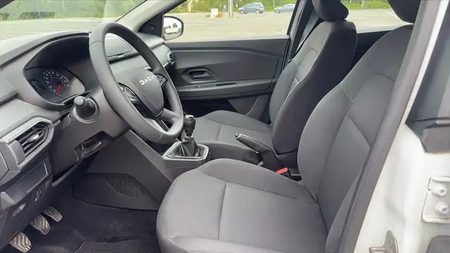Dacia Sandero view 27