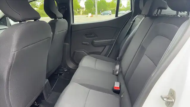 Dacia Sandero view 28
