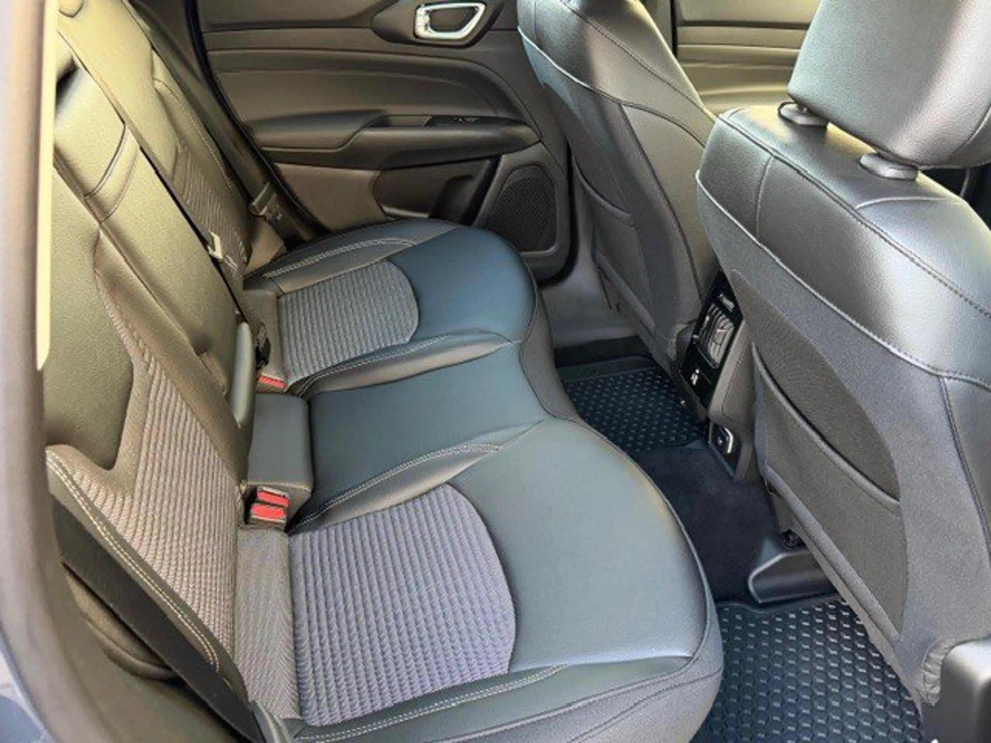 Jeep Compass *CAR PLAY*GPS*KEY LESS GO* 1.5 BENZ 130 PK MHEV — photo 10