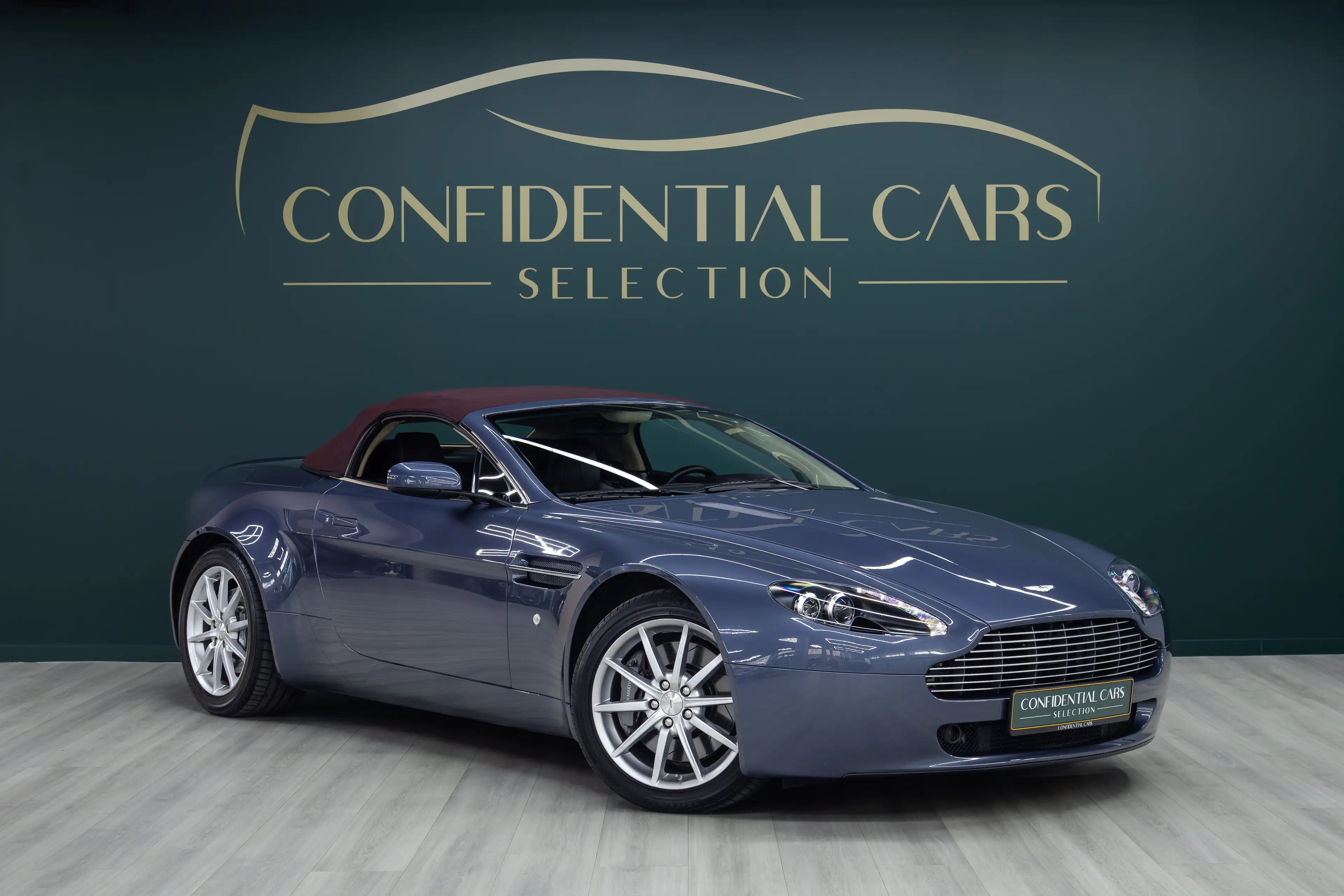 Aston Martin V8 Vantage Roadster Sportshift DualClutch — photo 2