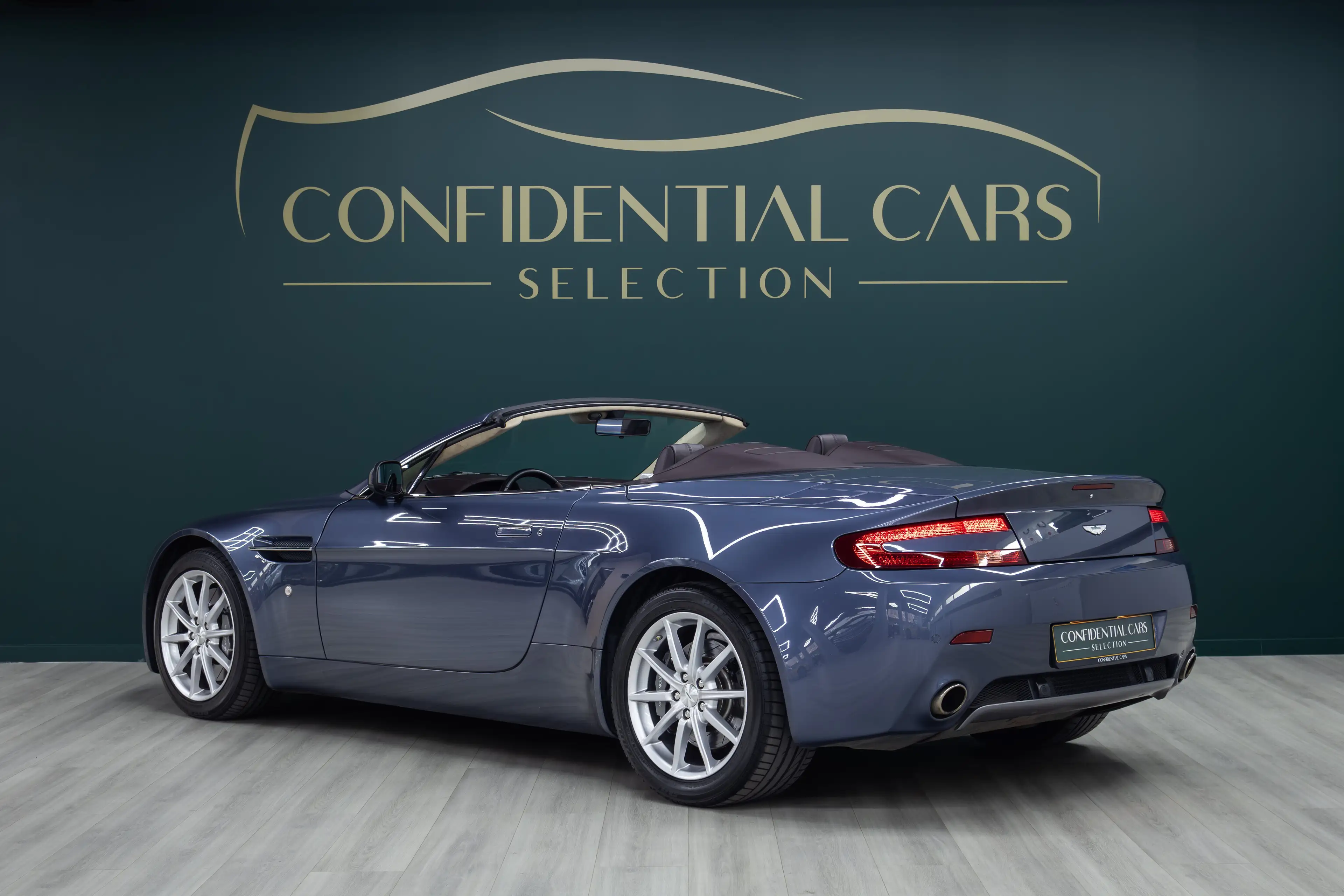 Aston Martin V8 Vantage Roadster Sportshift DualClutch — photo 14