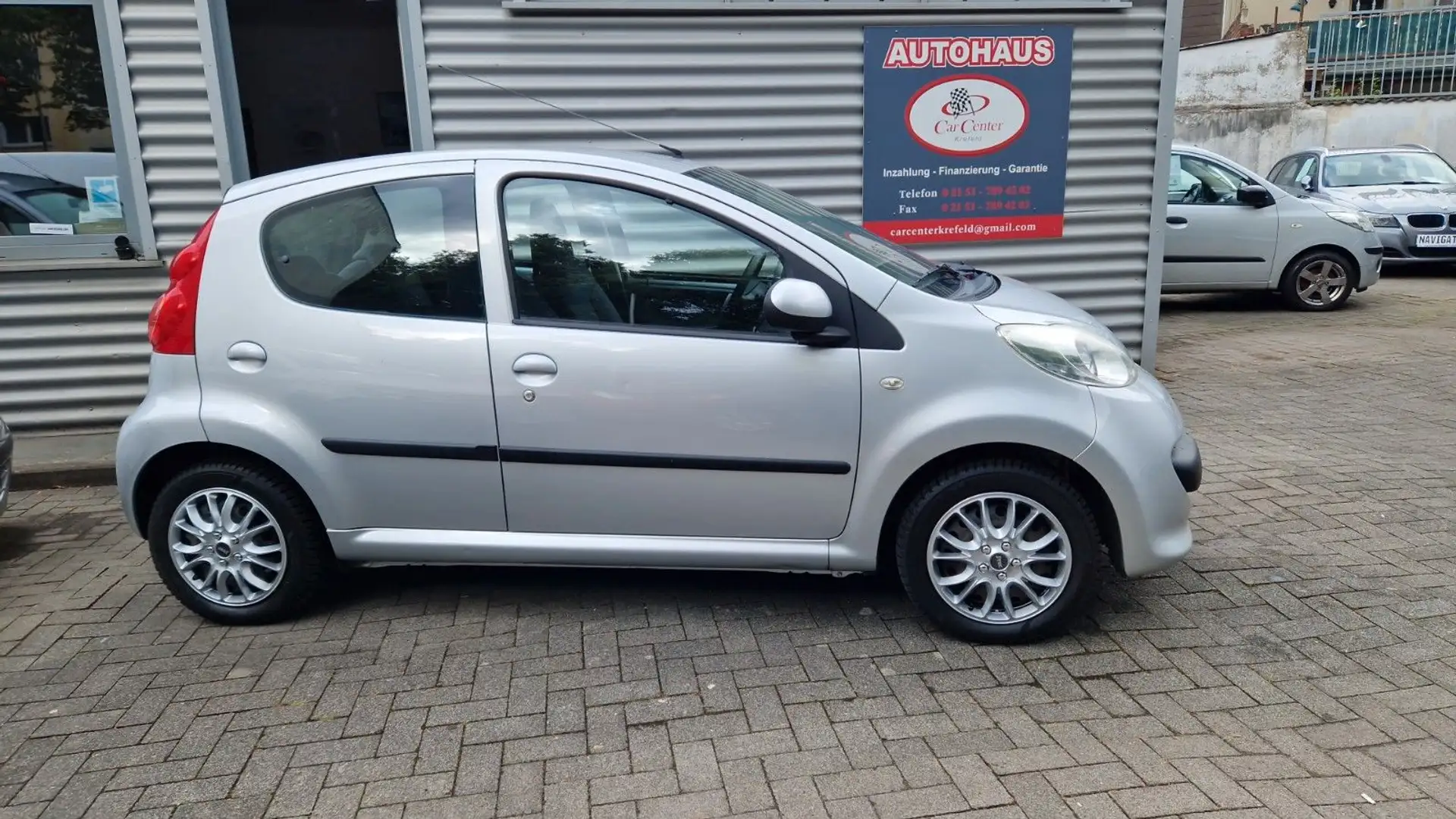 Peugeot 107 1.0 ALLWETTER+KLIMA Grau - 2