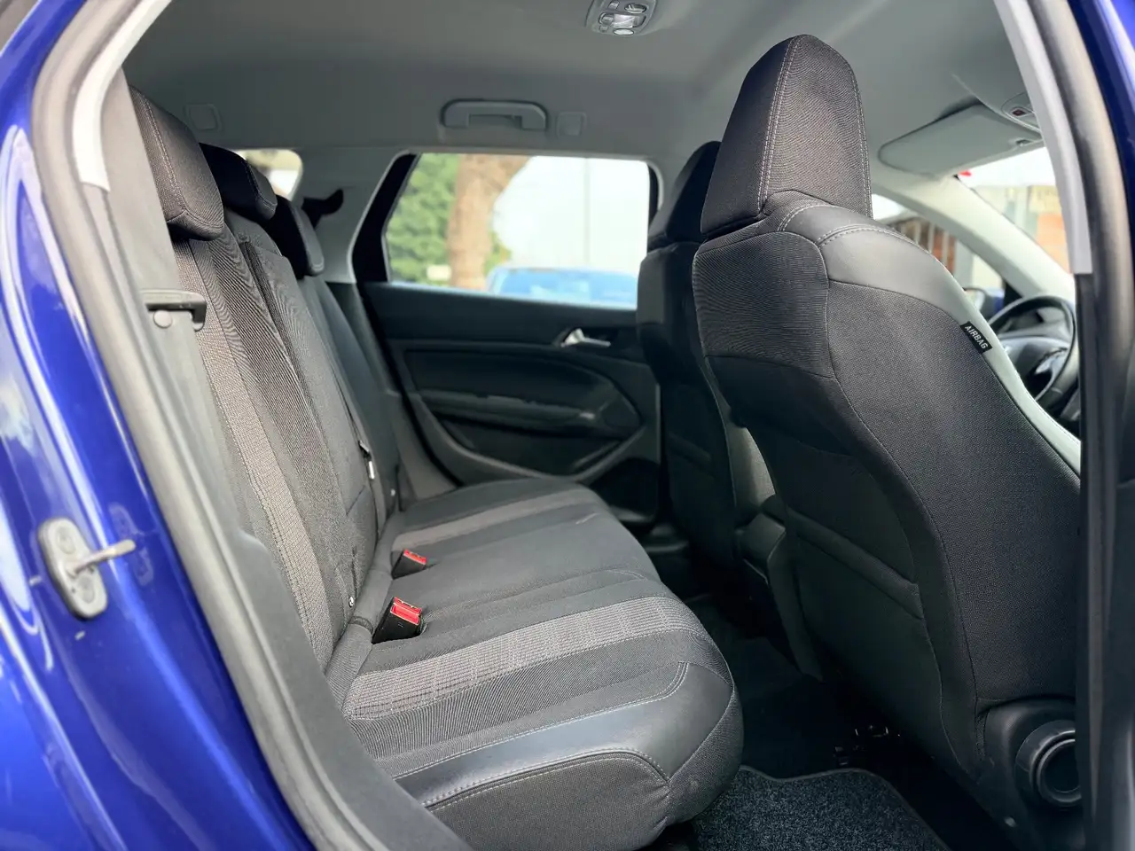 Peugeot 308 BlueHDi 130 S&S EAT8 SW Allure, миниатюра 10