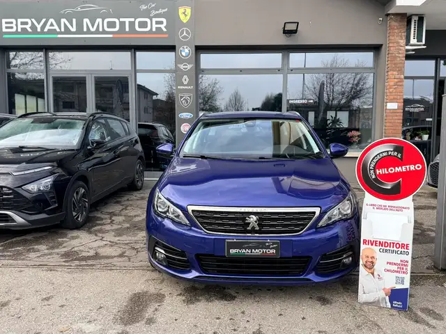 Peugeot 308 view 2