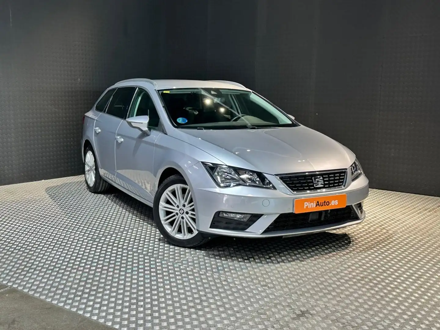 SEAT Leon ST 1.5 TSI S&S Xcellence 130 Gris - 2