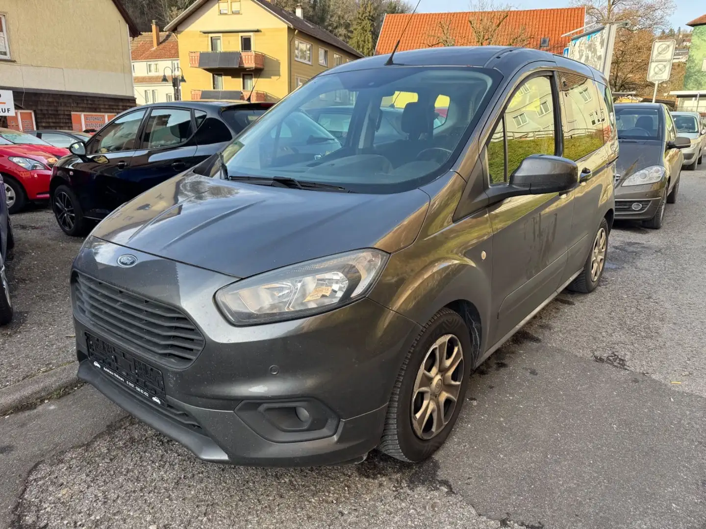 Ford Tourneo Courier Trend*Euro6*Zahnriemen gerissen Grau - 1