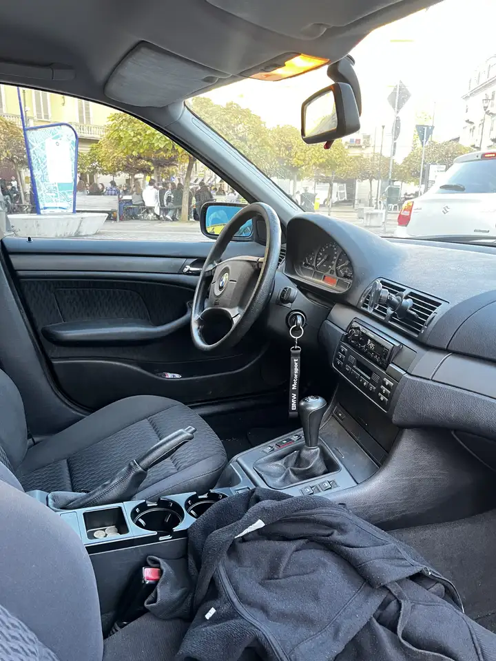 BMW 318i, foto 3