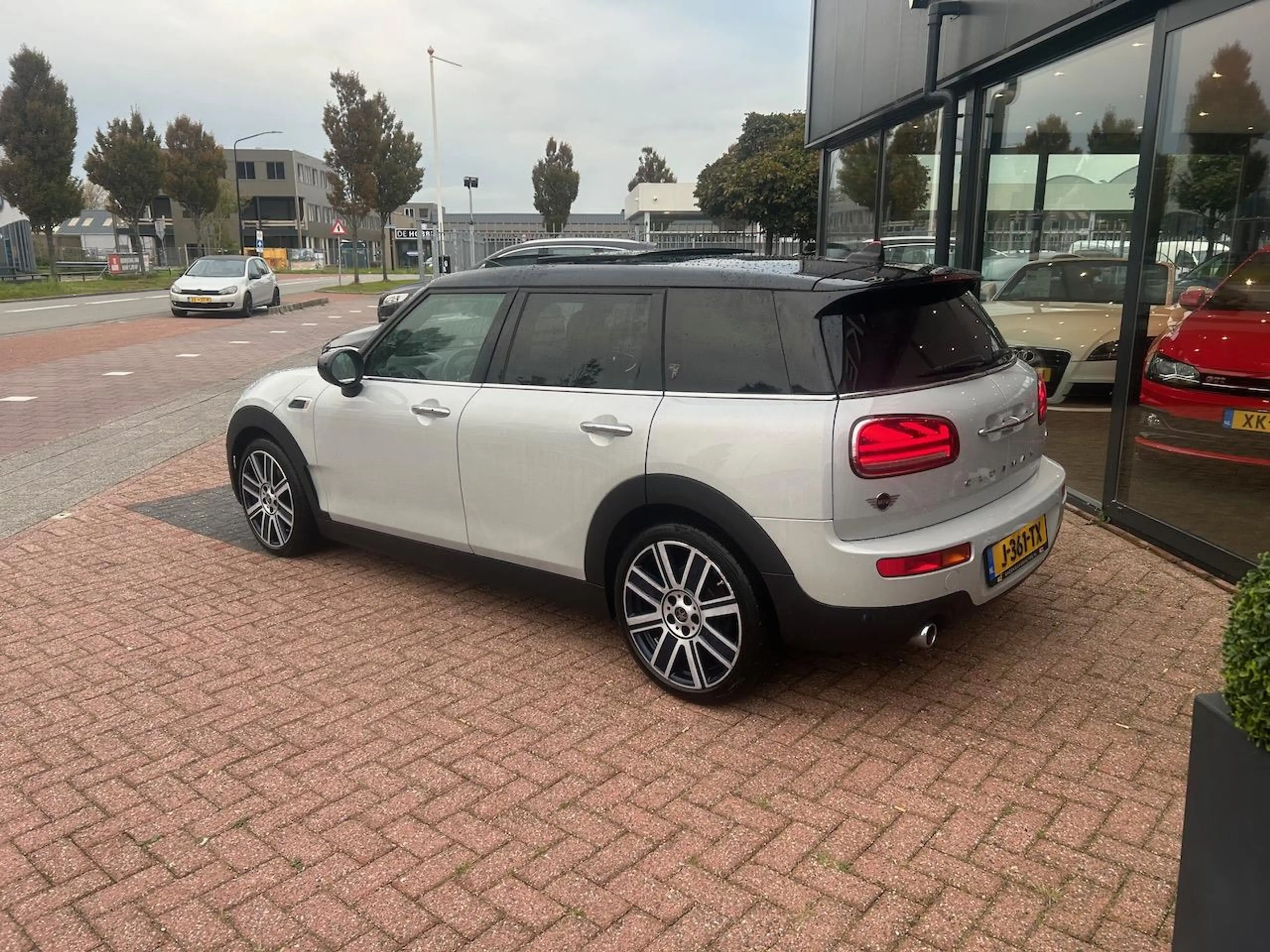 MINI Cooper Clubman Mini 1.5 Richmond Park Edition AUT|PANO! — photo 8
