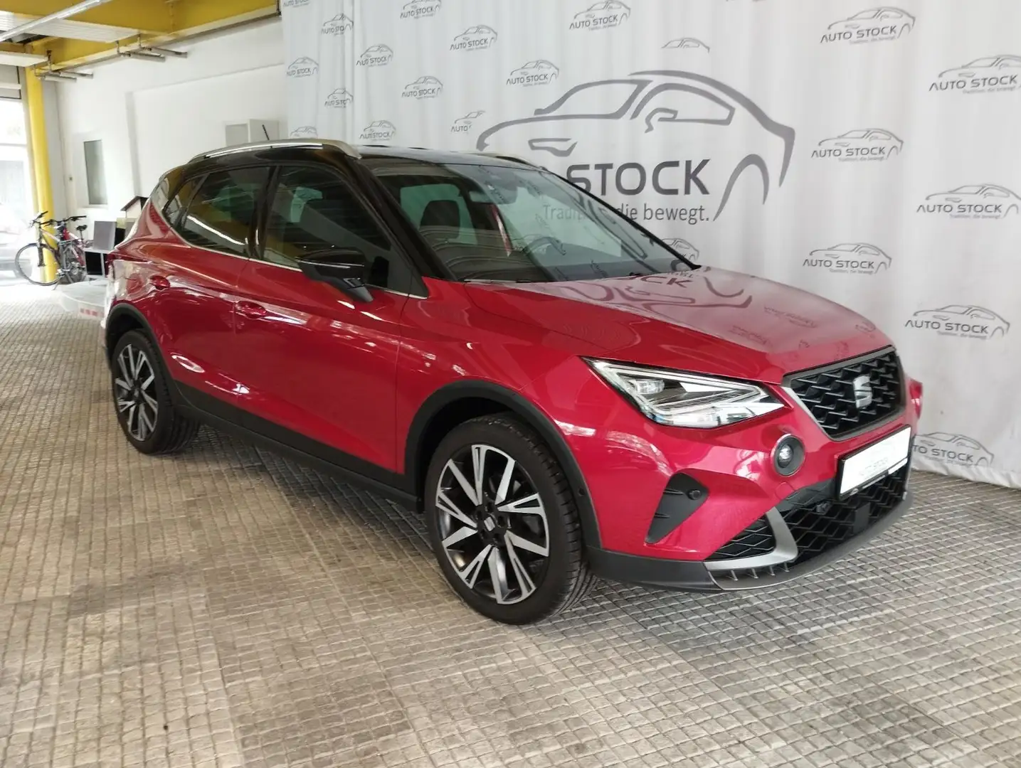 SEAT Arona FR 1.0 TSI DSG Navi PDC LED Sitzheiz beats Rood - 1