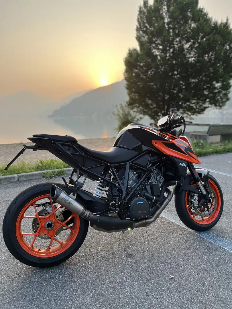 KTM 1290 Super Duke R - 1