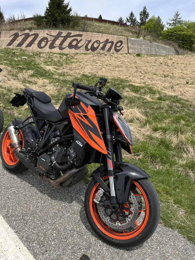 KTM 1290 Super Duke R - 1