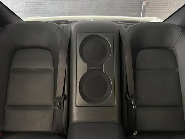 Nissan GT-R view 9