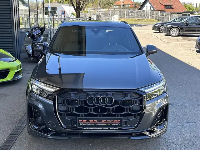 Audi Q7 55 TFSI e PHEV quattro S-line Ansicht 3