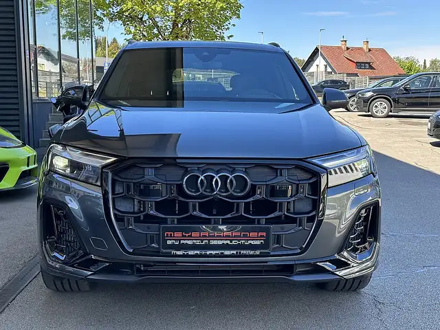 Audi Q7 55 TFSI e PHEV quattro S-line Ansicht 4