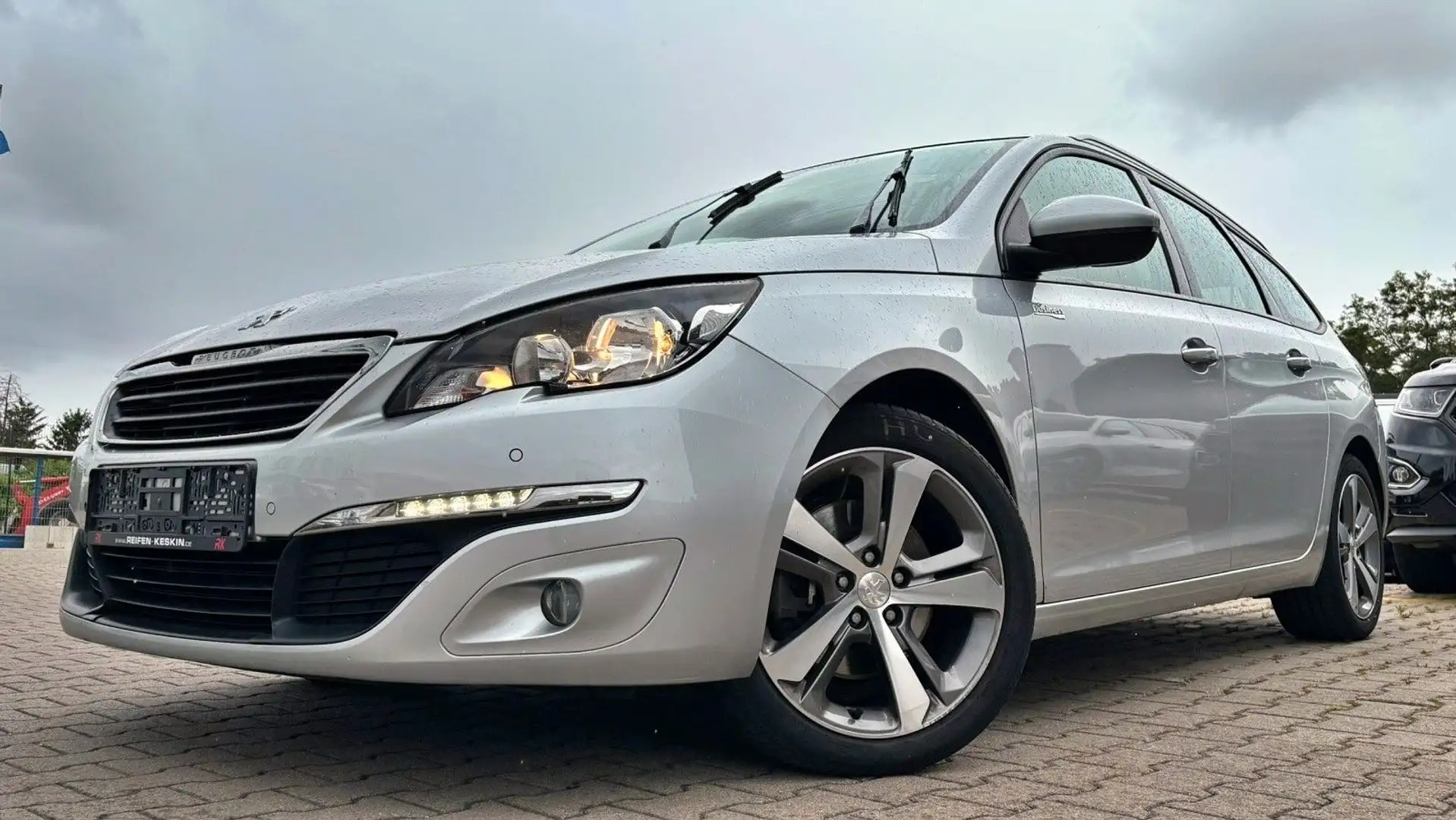 Peugeot 308 SW Business-Line VOLL SHEFT/SHZ/NAVI/PANO Grau - 1