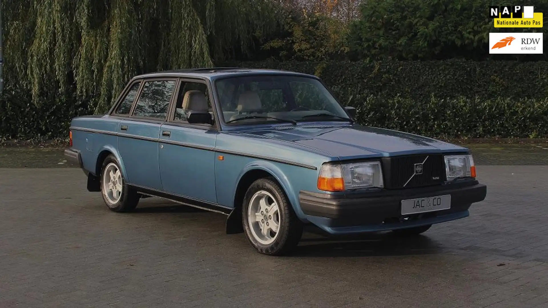 Volvo 244 Turbo Синій - 1