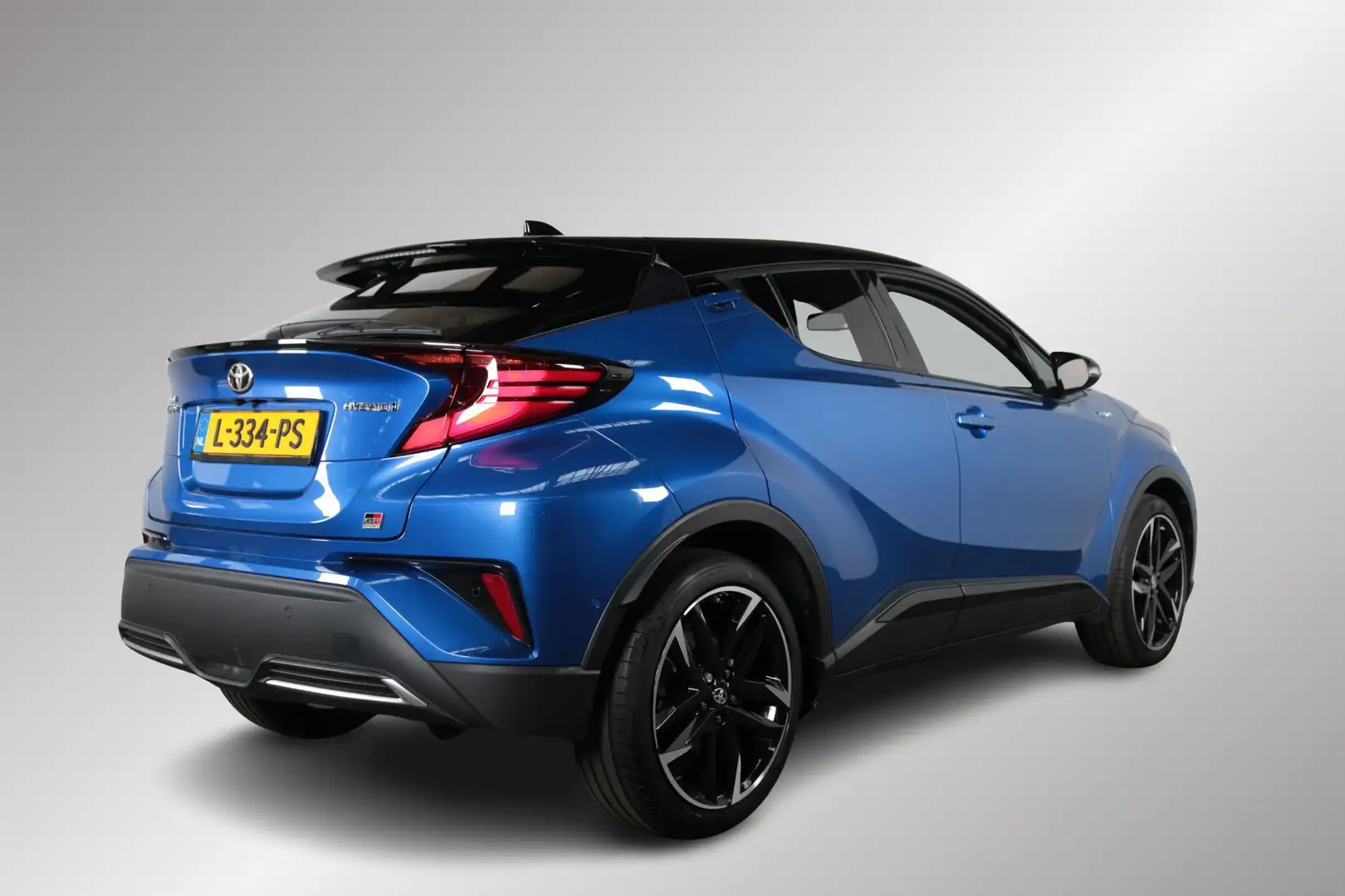 Toyota C-HR 2.0 Hybrid GR-Sport, NL Auto, JBL, Leer, Navi, DAB Blauw - 2