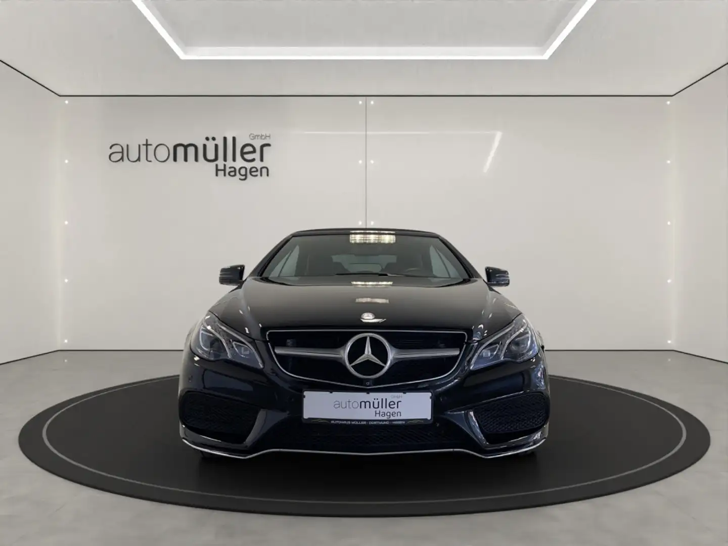 Mercedes-Benz E 500 CGI Cabrio AMG|360|H K|LED|Memory Černá - 2