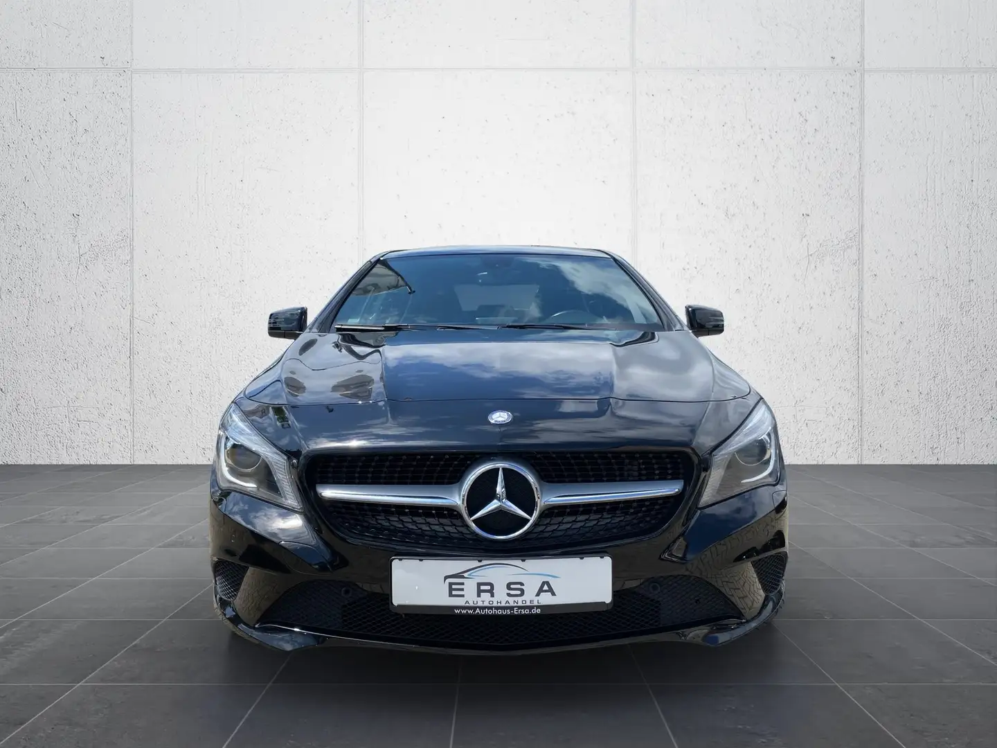 Mercedes-Benz CLA 200 Urban*Xenon*Panorama*Navi*Tempomat Zwart - 2