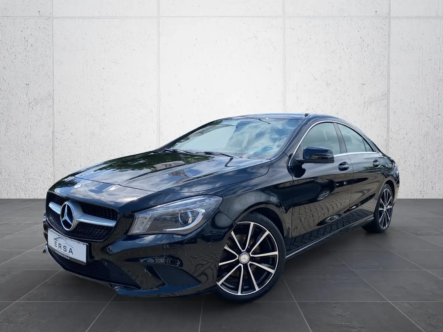 Mercedes-Benz CLA 200 Urban*Xenon*Panorama*Navi*Tempomat Zwart - 1