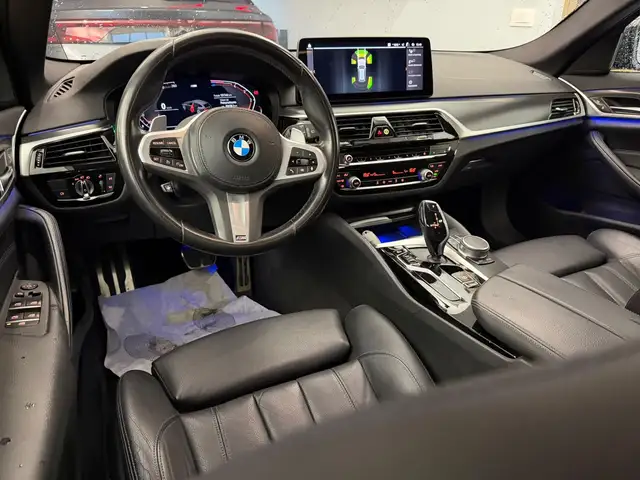 BMW 5 Series view 6