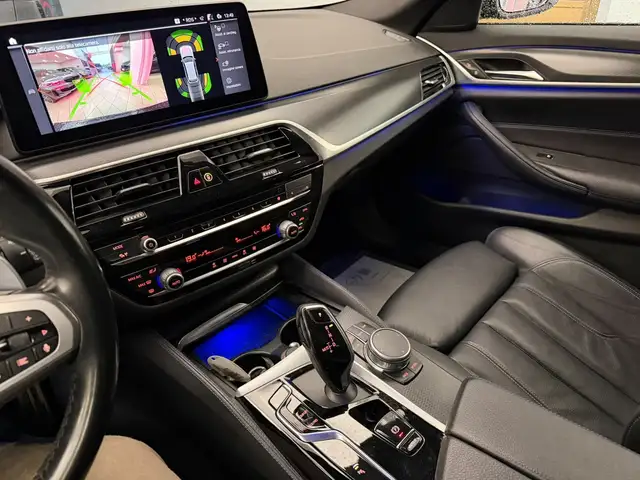 BMW 5 Series view 8