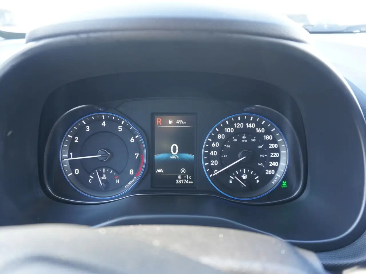 Hyundai KONA снимка Hyundai KONA