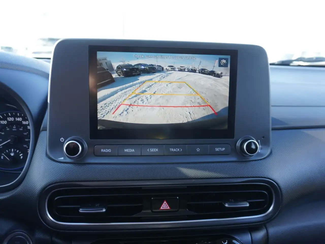 Hyundai KONA снимка Hyundai KONA