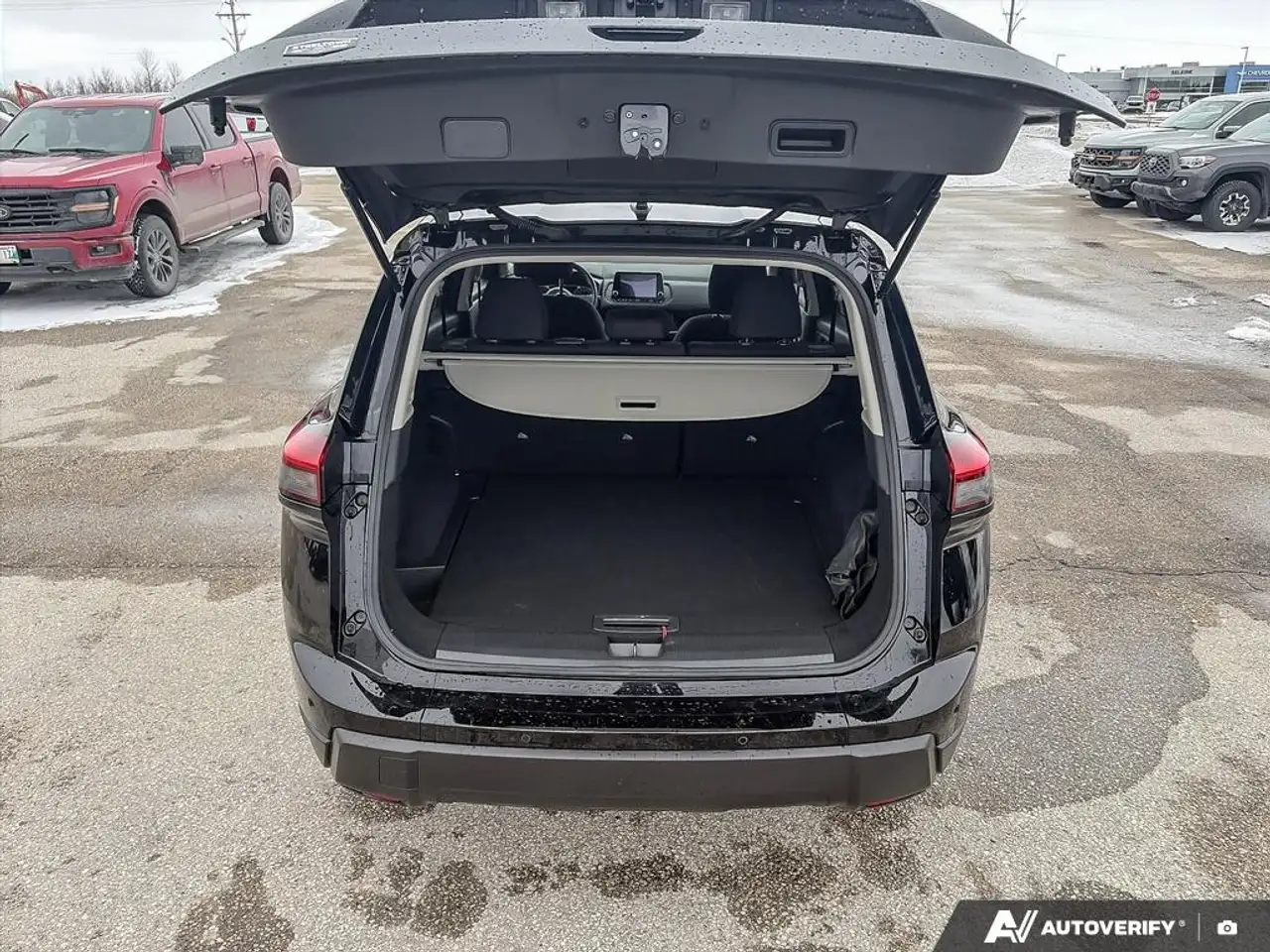 Nissan Rogue снимка Nissan Rogue