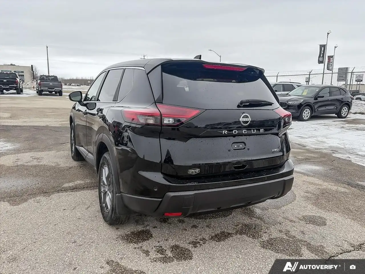 Nissan Rogue снимка Nissan Rogue