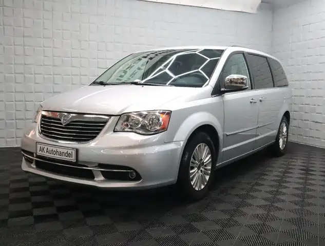 Lancia Voyager Gold 1 Hand Automatik 7-Sitzer Kamera