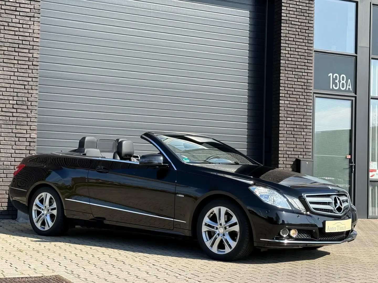 Mercedes-Benz E 250 A207 E CGI Cabriolet Avantgarde Aut.-5 | 1e eig. | Zwart - 2