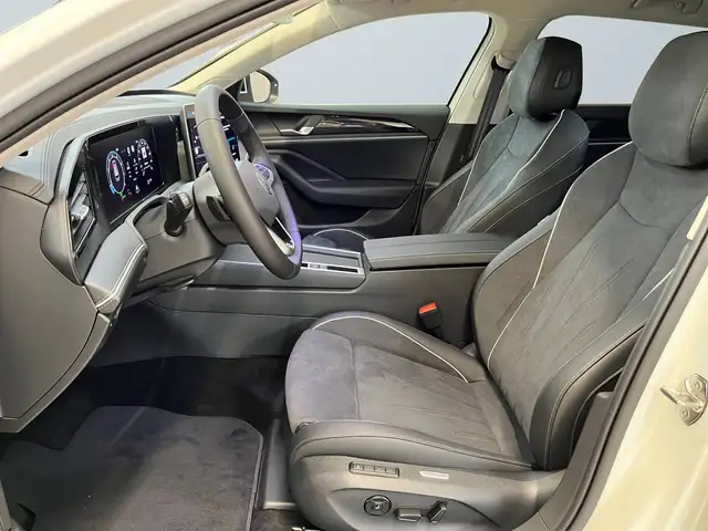 Volkswagen Passat view 7
