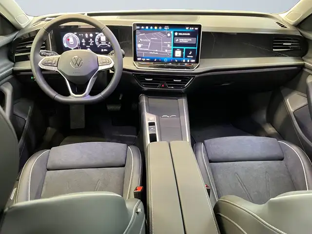 Volkswagen Passat view 8