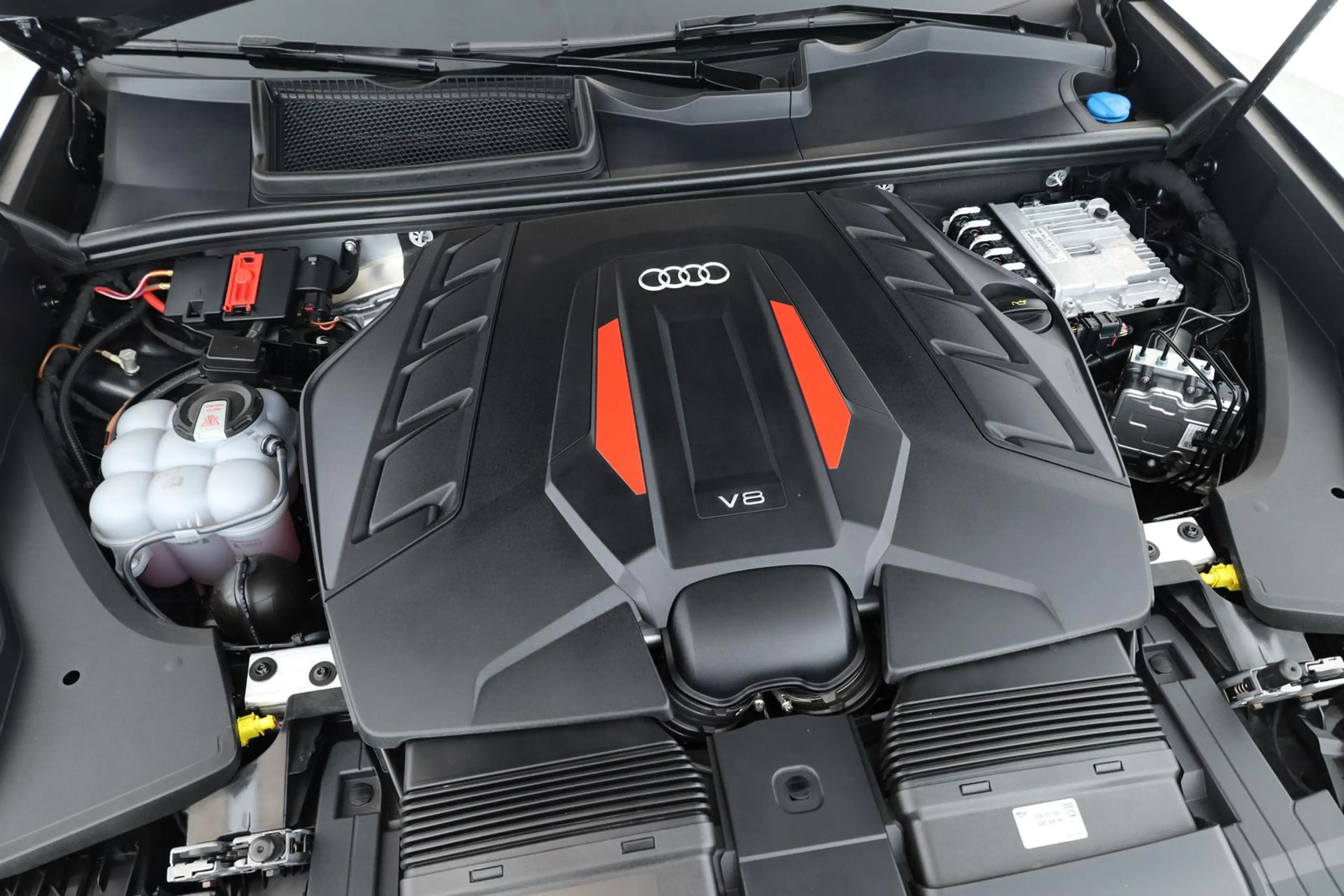 Audi SQ8 TFSI Facelift Leder Matrix Pano BangO ACC 23 — photo 8