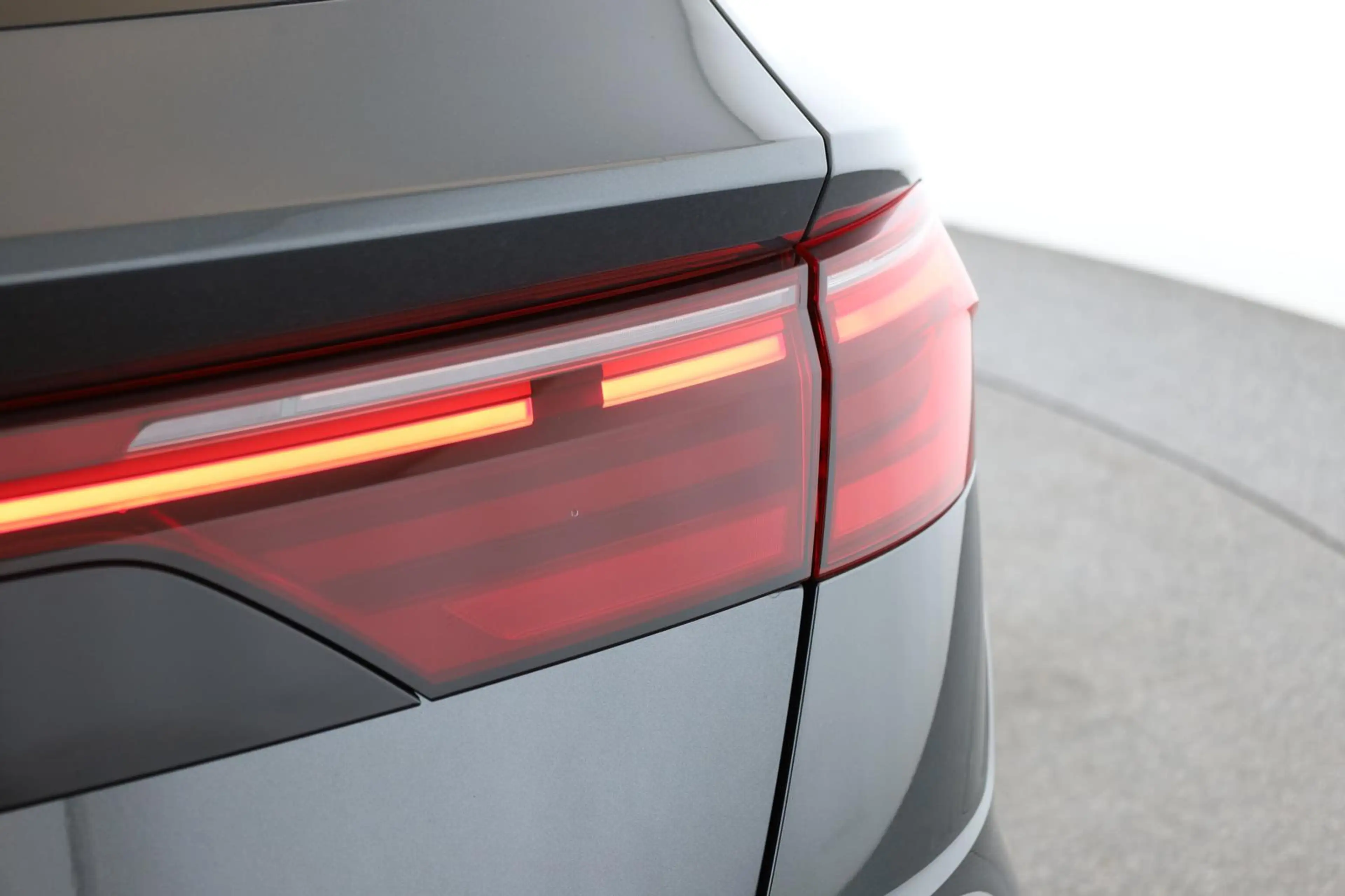 Audi SQ8 TFSI Facelift Leder Matrix Pano BangO ACC 23 — photo 11