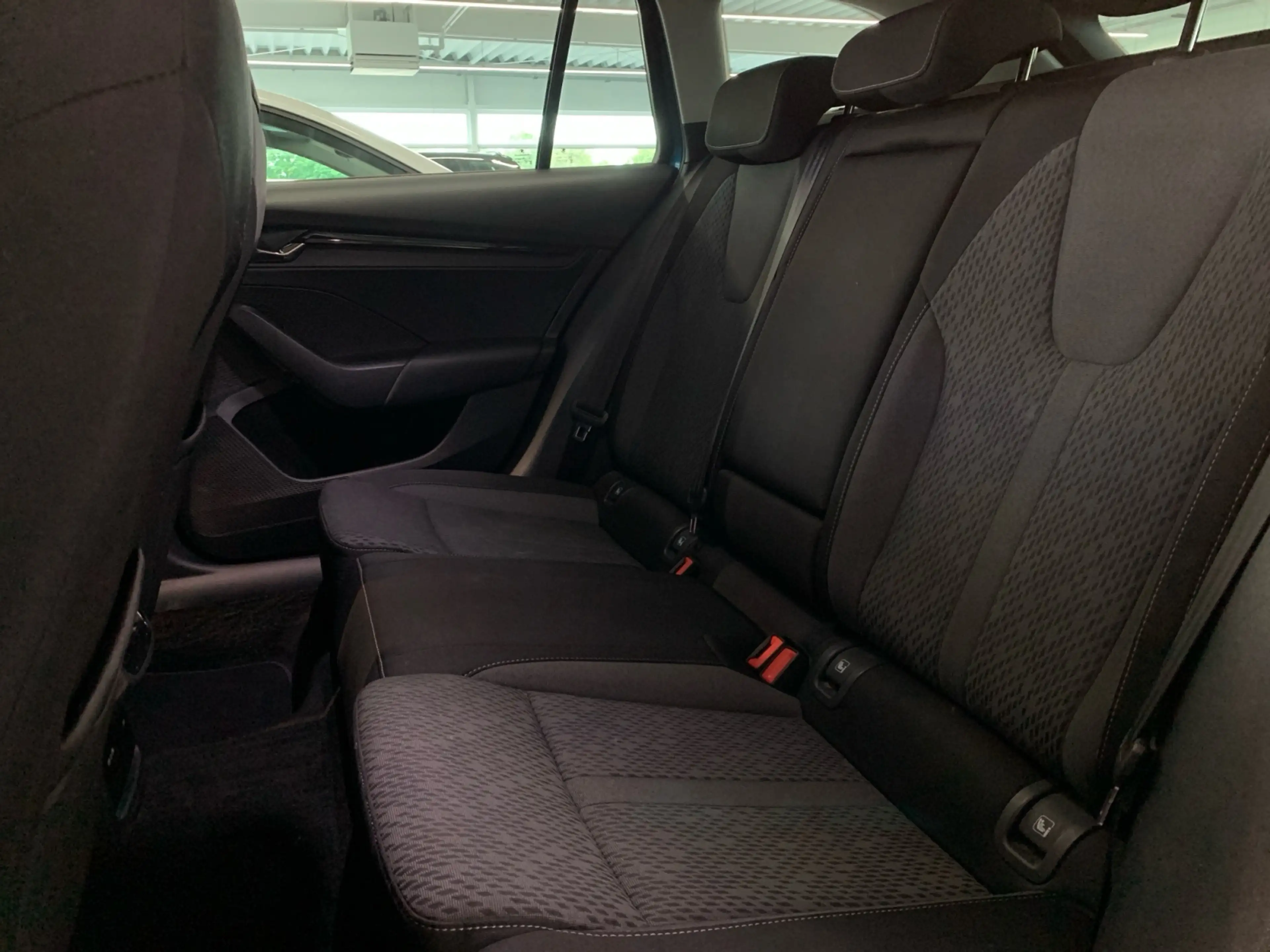 Skoda Octavia Combi Ambition 2.0 TDI AHK KAMERA NAVI KESSY — photo 13