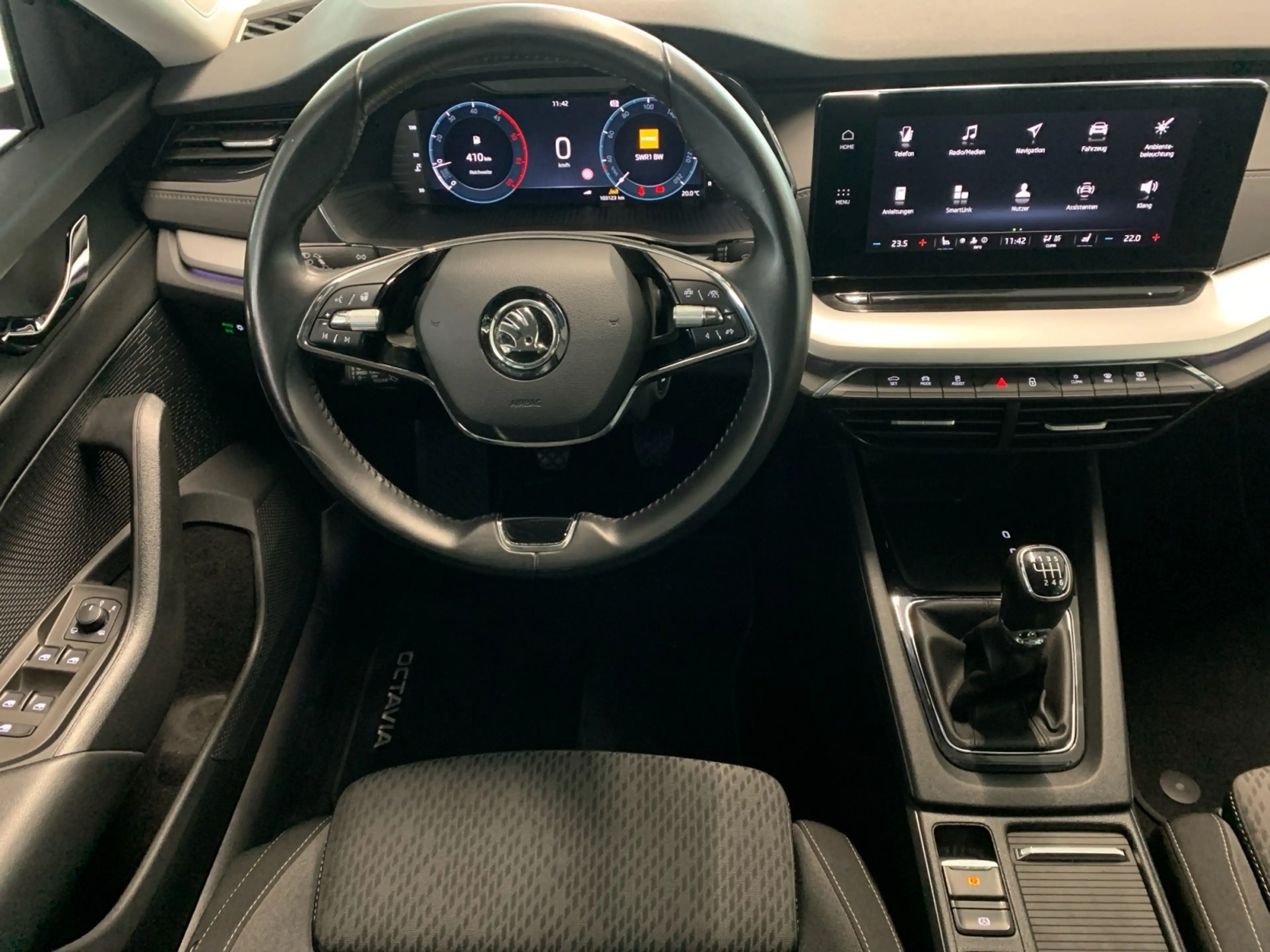Skoda Octavia Combi Ambition 2.0 TDI AHK KAMERA NAVI KESSY — photo 10