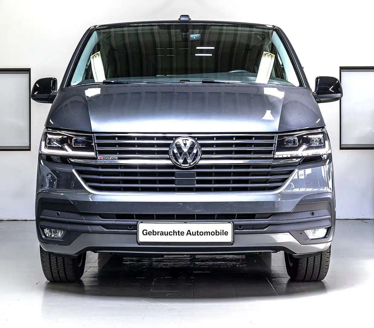 Volkswagen T6.1 Multivan EDITION 4MOTION AUT NAV ACC 7-S SHZ SH KAM AHK 17" Gris - 2